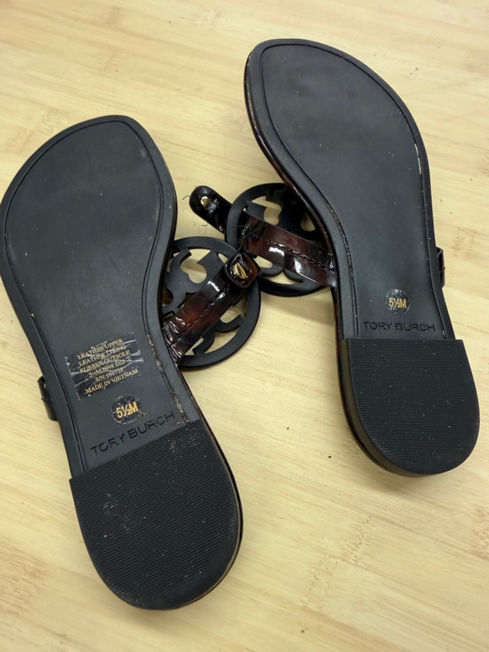 Tear Tory Burch Dark Tortoiseshell Miller Jelly Sandals sz 5.5 - Picture 6 of 6